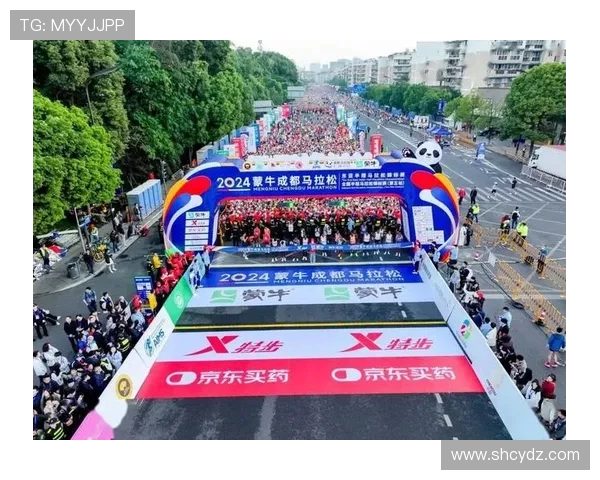 城市马拉松精彩回顾成都攀岩队展现非凡力量与团队精神 城市马拉松精彩回顾成都攀岩队展现非凡力量与团队精神