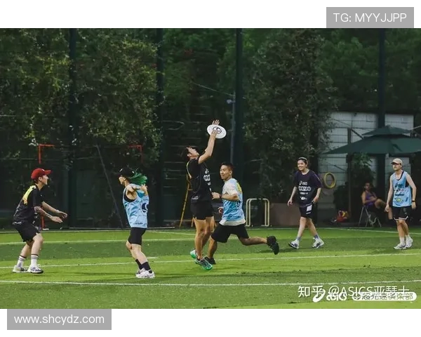 深圳飞盘队与西安飞盘队赛后复盘探讨灵活性与战术运用的深度分析 深圳飞盘队与西安飞盘队赛后复盘探讨灵活性与战术运用的深度分析