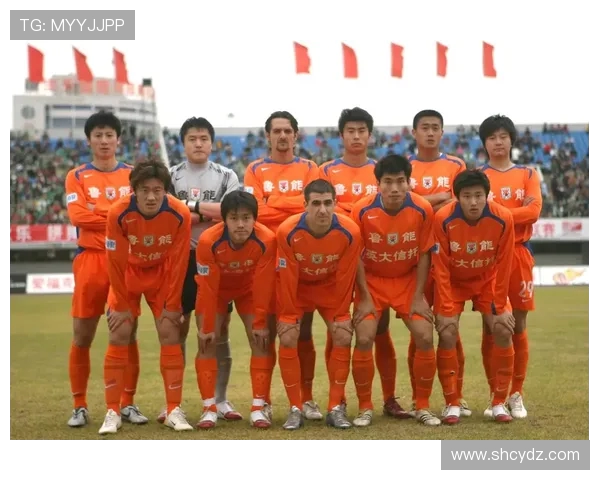 回顾99赛季鲁能与武汉的经典对决与历史意义分析 回顾99赛季鲁能与武汉的经典对决与历史意义分析